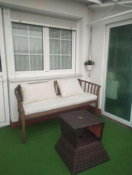 Apartamento Atico 4 Personas Con Terraza Amueblada Y Vistas.